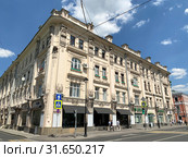 Москва, улица Покровка, дом 19. Доходный дом Федора Рахманова, 1898-1899 гг. (2019 год). Редакционное фото, фотограф Овчинникова Ирина / Фотобанк Лори