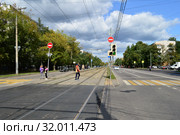 Открытое шоссе. Район Богородское. Город Москва (2019 год). Редакционное фото, фотограф lana1501 / Фотобанк Лори