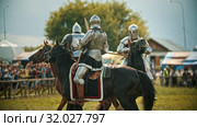 BULGAR, RUSSIA 11-08-2019: Knights having a battle on wooden swords on the field. Редакционное видео, видеограф Константин Шишкин / Фотобанк Лори
