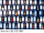Фасад Бизнес-центра Бенуа с витражами. Санкт-Петербург (2019 год). Редакционное фото, фотограф Сергей Афанасьев / Фотобанк Лори