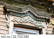 Vintage wooden carved ornament of old house. Стоковое фото, фотограф FotograFF / Фотобанк Лори