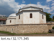 Северное и Южное дюрбе Бахчисарайского ханского дворца, Крым (2019 год). Редакционное фото, фотограф Николай Мухорин / Фотобанк Лори