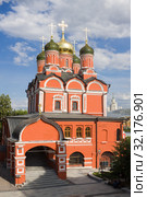 Знаменский собор бывшего Знаменского монастыря в Москве на Варварке (2018 год). Редакционное фото, фотограф Солодовникова Елена / Фотобанк Лори