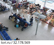 Departure area of Vietnam airport (2019 год). Редакционное фото, фотограф Александр Подшивалов / Фотобанк Лори