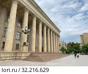 Музейный центр Министерства культуры и туризма Азербайджанской Республики. Проспект Нефтяников, 123А, Баку, Азербайджан (2019 год). Редакционное фото, фотограф Овчинникова Ирина / Фотобанк Лори