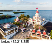Sagar Shiv Mandir Hindu Temple on Mauritius Island. Стоковое фото, фотограф Matej Kastelic / Фотобанк Лори
