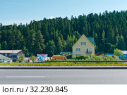 Россия, Сибирь, Ханты-Мансийск,  на объездной дороге (2018 год). Стоковое фото, фотограф Александр Циликин / Фотобанк Лори