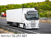 Volvo FH (2019 год). Редакционное фото, фотограф Art Konovalov / Фотобанк Лори