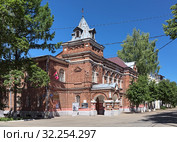 Ковровский историко-мемориальный музей в бывшем здании земской управы, Ковров, Владимирская область (2019 год). Редакционное фото, фотограф Михаил Марковский / Фотобанк Лори