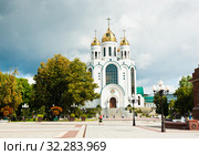 Храм Христа Спасителя. Осенний день. Площадь Победы. Калининград. Россия (2019 год). Редакционное фото, фотограф E. O. / Фотобанк Лори