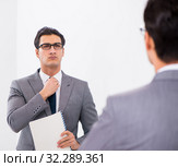 Politician planning speach in front of mirror. Стоковое фото, фотограф Elnur / Фотобанк Лори
