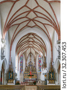 St. Jakob Parish Church, Burghausen, Germany (2018 год). Стоковое фото, фотограф Boris Breytman / Фотобанк Лори