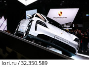 Porsche Taycan Turbo S (2019 год). Редакционное фото, фотограф Art Konovalov / Фотобанк Лори