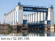 Repair dry dock of Rousse Shipyard (2014 год). Редакционное фото, фотограф EugeneSergeev / Фотобанк Лори