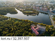 Москва, вид сверху на Тимирязевский парк и Большой Садовый пруд (2019 год). Стоковое фото, фотограф glokaya_kuzdra / Фотобанк Лори