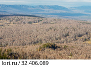 Южный Урал. Осенние горы. Вид на хребты Бакты и Кумардак. South Urals. Autumn mountains. View of the Bakty and Kumardak ridges. Стоковое фото, фотограф Евгений Романов / Фотобанк Лори