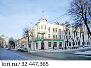Город Ярославль, улица Максимова, 10 (бывшая Всехсвятская улица). Виды города (2017 год). Редакционное фото, фотограф stargal / Фотобанк Лори