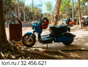 Motorbike, scooter, traditional two wheels transport in Asia. Стоковое фото, фотограф Aleksejs Bergmanis / Фотобанк Лори