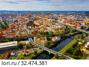 Picturesque aerial view of old buildings of Pilsen cityscape with river and ponds, Czech Republic (2019 год). Стоковое фото, фотограф Яков Филимонов / Фотобанк Лори
