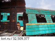 Разрушенный поезд для тренировок на учебном полигоне. 179-й спасательный центр МЧС России, Ногинск, Московская область. (2018 год). Стоковое фото, фотограф Bala-Kate / Фотобанк Лори