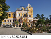 Город Сочи. Парк "Ривьера". Дом основателя парка Василия Хлудова, реконструкция, 2014 года (2019 год). Редакционное фото, фотограф Илюхина Наталья / Фотобанк Лори