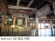 Interior of hall of Senjokaku (Toyokuni) or Hall of One Thousand Tatami Mats. It is unfinished Buddhist library. Itsukushima, Japan (2013 год). Редакционное фото, фотограф Кекяляйнен Андрей / Фотобанк Лори