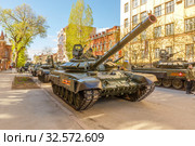 Russia, Samara, May 2017: a new military modified main battle tank T-72B3M in green camouflage on a city street prepared for the parade on Victory Day on a spring sunny day. Редакционное фото, фотограф Акиньшин Владимир / Фотобанк Лори