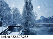 Flooded river embarkment in Paris after snowfall (2018 год). Стоковое фото, фотограф Сергей Новиков / Фотобанк Лори