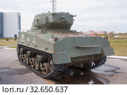 Американский средний танк М4А2 "Шерман", поставляемый в СССР по ленд-лизу, в Тульском парке "Патриот", вид сзади-сбоку (2019 год). Редакционное фото, фотограф Малышев Андрей / Фотобанк Лори