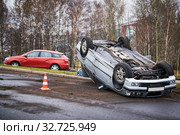 car crash accident on street. damaged automobiles. Стоковое фото, фотограф Дмитрий Калиновский / Фотобанк Лори