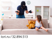 Child trafficking and abuse concept with small girl. Стоковое фото, фотограф Elnur / Фотобанк Лори
