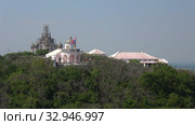 Старинная обсерватория на Королевском холме (Phra Nakhon Khiri). Пхетчабури, Таиланд (2018 год). Стоковое видео, видеограф Виктор Карасев / Фотобанк Лори