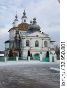 Лежнево, вид нацерковь Живоночальной Троицы (2020 год). Редакционное фото, фотограф Дмитрий Неумоин / Фотобанк Лори