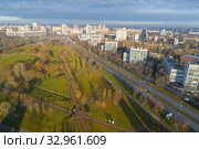 Вид на  Пулковский парк  солнечным ноябрьским утром (съемка с квадрокоптера). Санкт-Петербург, Россия (2018 год). Стоковое фото, фотограф Виктор Карасев / Фотобанк Лори