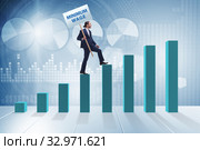 Concept of minimum wage with businessman. Стоковое фото, фотограф Elnur / Фотобанк Лори