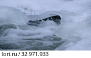 Video of openwork ice over the water of frozen river Pescherka in winter. Стоковое видео, видеограф Сергей Пристяжнюк (Serg Zastavkin) / Фотобанк Лори