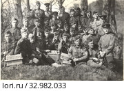 Портрет взвода военных связистов. 1945 год. Стоковое фото, фотограф Retro / Фотобанк Лори