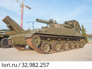 Советская и российская самоходный 240-мм миномёт 2С4 "Тюльпан" (объект 240) в парке "Патриот", Московская область (2016 год). Редакционное фото, фотограф Малышев Андрей / Фотобанк Лори