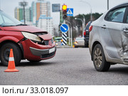 car crash accident on street. damaged automobiles. Стоковое фото, фотограф Дмитрий Калиновский / Фотобанк Лори