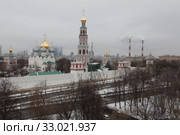 Москва, вид на Новодевичий монастырь с соседнего жилого здания (2020 год). Редакционное фото, фотограф Дмитрий Неумоин / Фотобанк Лори