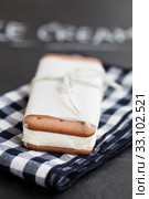 Ice cream biscuit. Стоковое фото, фотограф Elina Manninen / PantherMedia / Фотобанк Лори