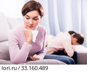 Mother and daughter take offense. Стоковое фото, фотограф Яков Филимонов / Фотобанк Лори