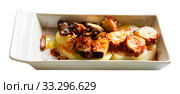 Plate of spanish dish Pulpo a la Gallega. Стоковое фото, фотограф Яков Филимонов / Фотобанк Лори