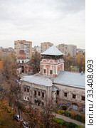Вид на внутренний двор Симоновского монастыря. Москва (2018 год). Стоковое фото, фотограф Victoria Demidova / Фотобанк Лори