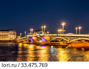 Night view of Blagoveshchensky drawbridge with an evening of multi-colored changing illumination. Saint Petersburg, Russia (2018 год). Стоковое фото, фотограф Наталья Волкова / Фотобанк Лори