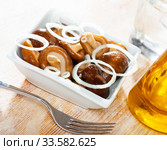 Pickled shiitake mushrooms with onion. Стоковое фото, фотограф Яков Филимонов / Фотобанк Лори