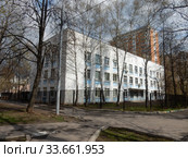 Детская городская поликлиника № 122, филиал № 1. Травматологический пункт детской поликлиники № 83 ВАО. Щёлковское шоссе, 82, корпус 2. Район Северное Измайлово. Город Москва (2020 год). Стоковое фото, фотограф lana1501 / Фотобанк Лори