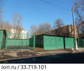 Региональная общественная организация МГСА, второе местное отделение ВАО автостоянка "Никитинское-21". Никитинская улица, владение 21. Район Измайлово. Город Москва (2020 год). Редакционное фото, фотограф lana1501 / Фотобанк Лори