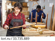 Restorers working with wooden furniture. Стоковое фото, фотограф Яков Филимонов / Фотобанк Лори
