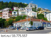 Улица в Фетхие, провинция Мугла, Турция (2019 год). Редакционное фото, фотограф Natalia Sidorova / Фотобанк Лори